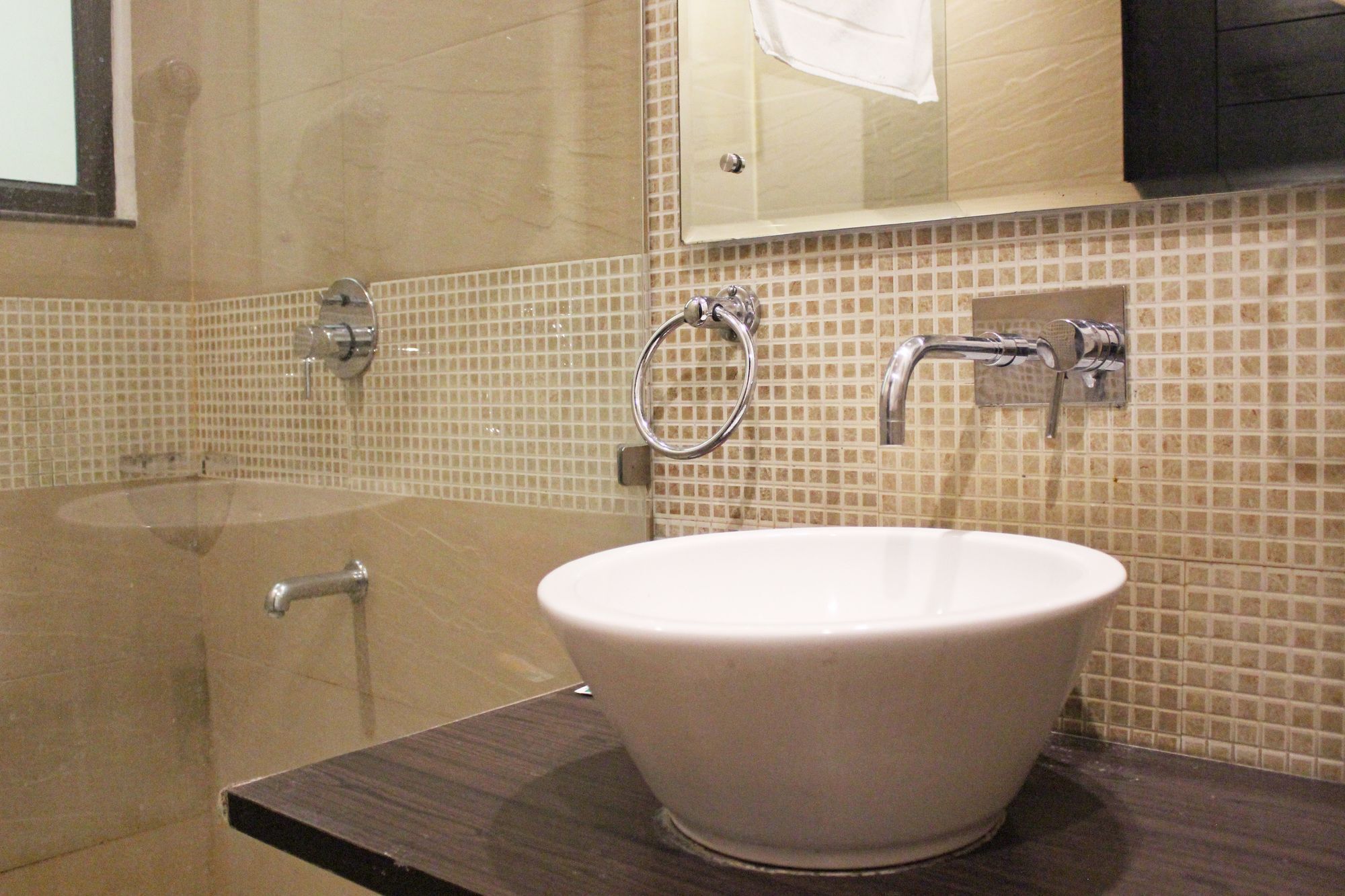 Oyo 605 Hotel Camria Гургаон Экстерьер фото